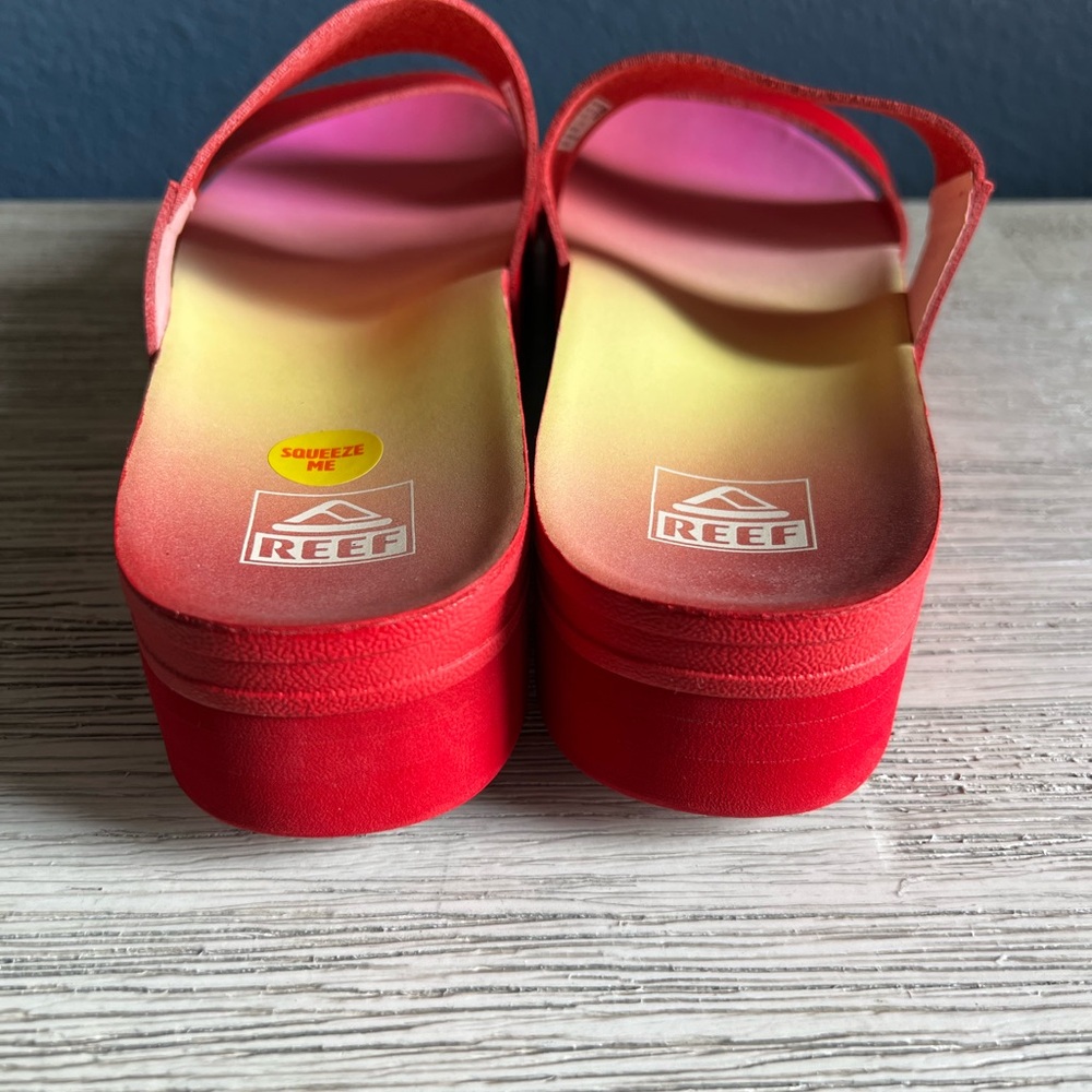 LIKE NEW!!! Reef x Sanctuary Vibrant Red Slide Sandals - Picture 4 of 6
